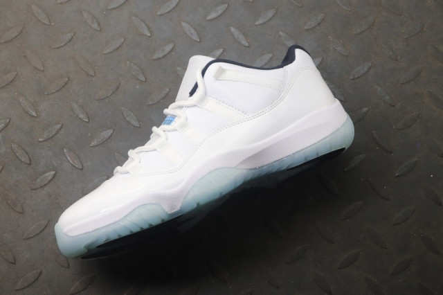 jordan legend blue low 12