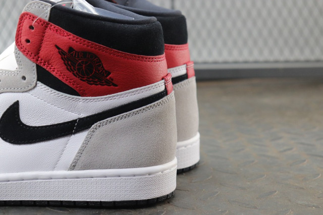 retro 1 og smoke grey