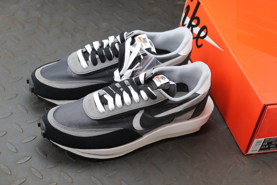 sacai x ldwaffle black white