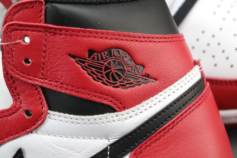 Air Jordan 1 Retro High OG 'Chicago' 2015 - SneakerCool.com