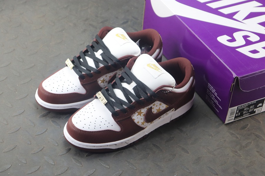 brown supreme dunks
