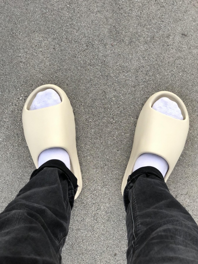 yeezy slide bone details