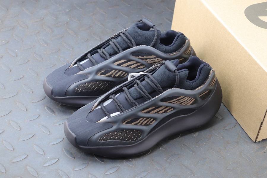 yeezy 300 clay brown