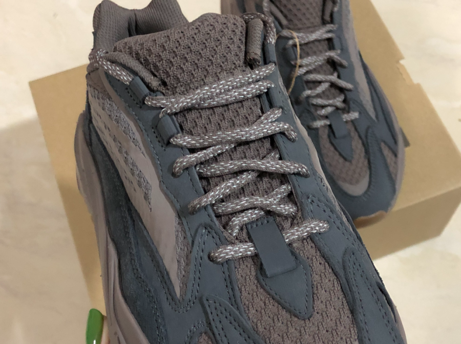 yeezy 700 v2 mauve raffle