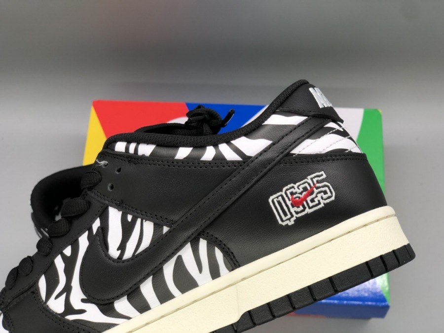 dunk quartersnacks zebra