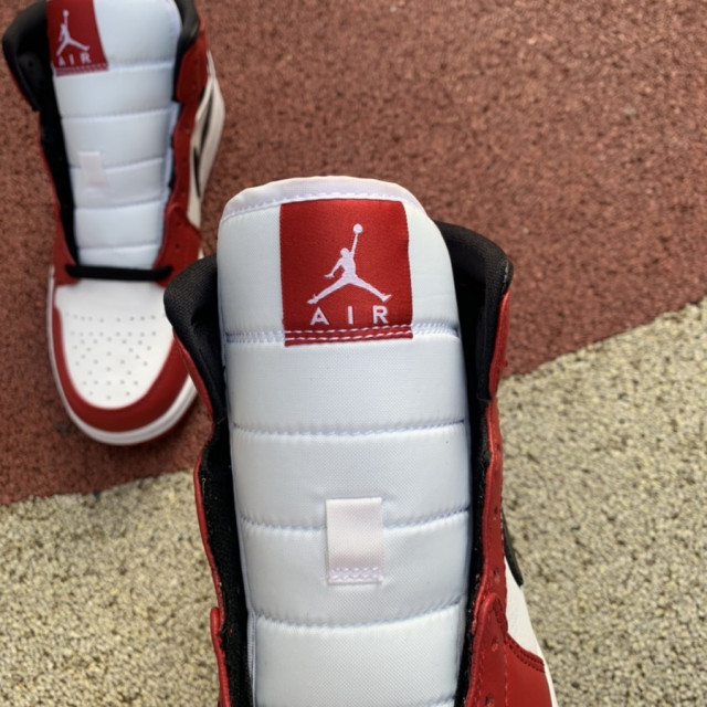 snipes jordan 1 mid chicago
