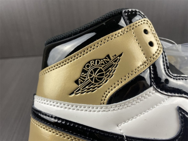 air jordan 1 retro high og nrg gold toe