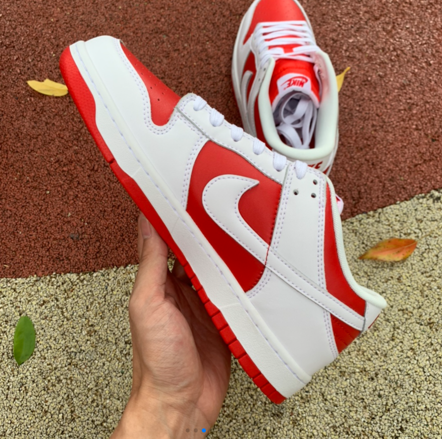 sb dunk low championship red