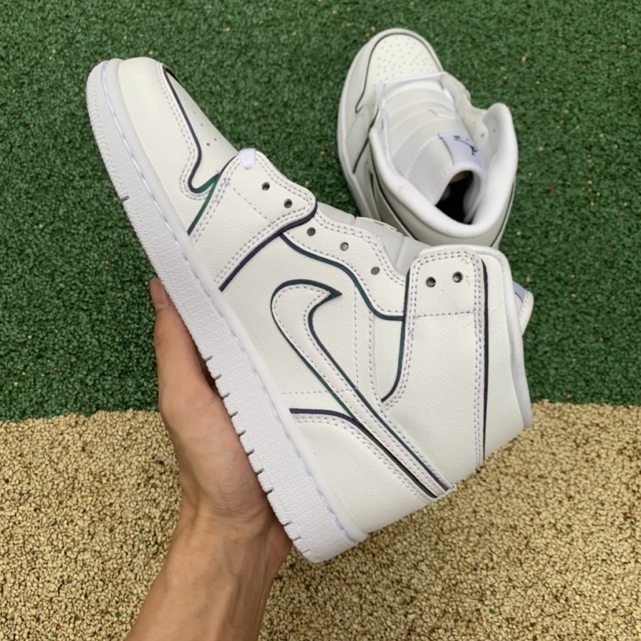 women's air jordan 1 mid se iridescent trim