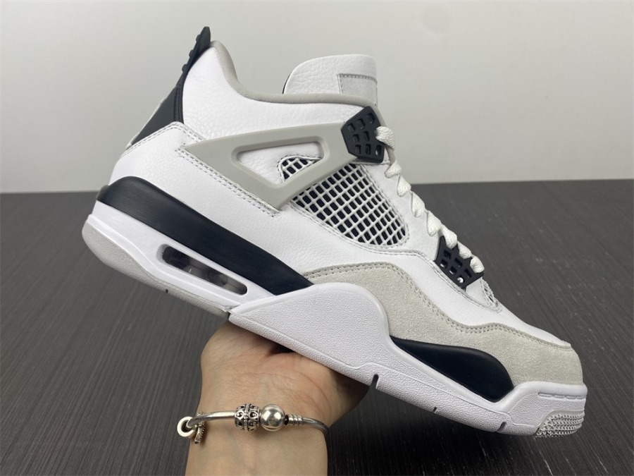 Air Jordan 4 Retro 'Military Black 
