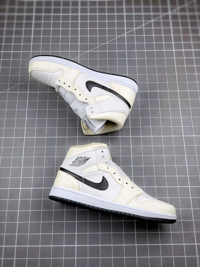 Wmns Air Jordan 1 Mid 'Coconut Milk'