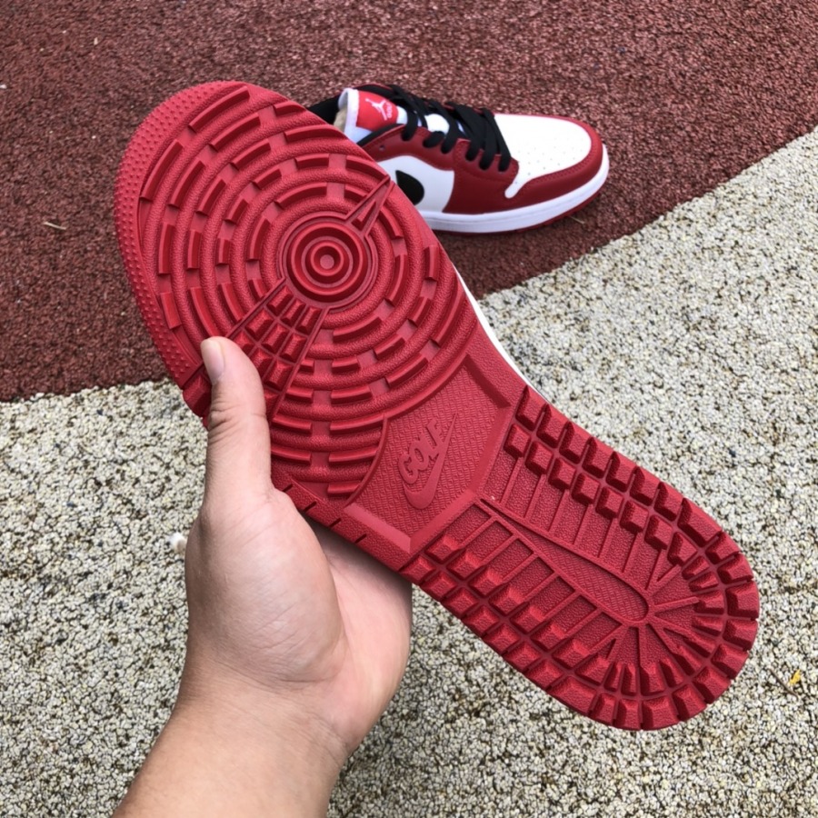 jordan 1 chicago golf shoes