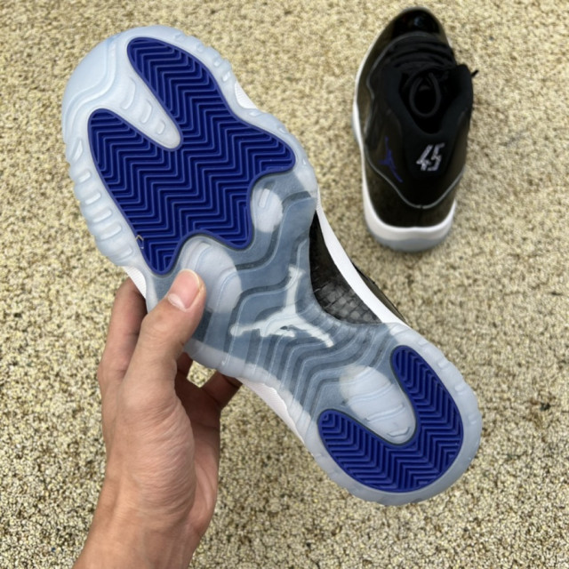 Air Jordan 11 Retro 'Space Jam' 2016