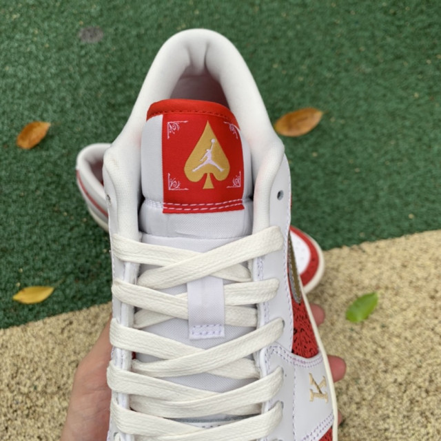 Air Jordan 1 Low SE 'Spades'