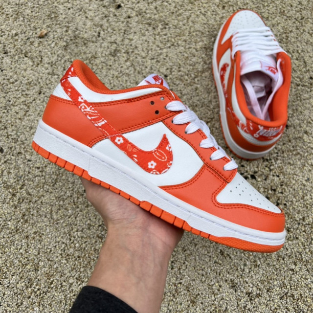 wmns dunk low orange
