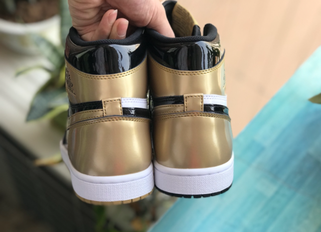 Air Jordan 1 Retro High OG NRG 'Gold 