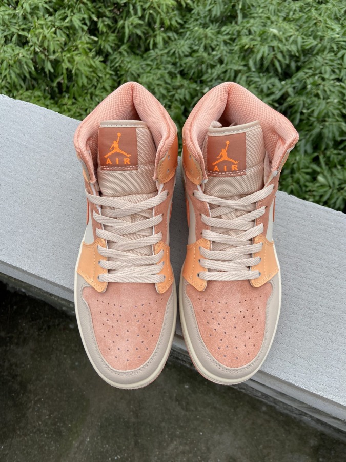 aj 1 apricot