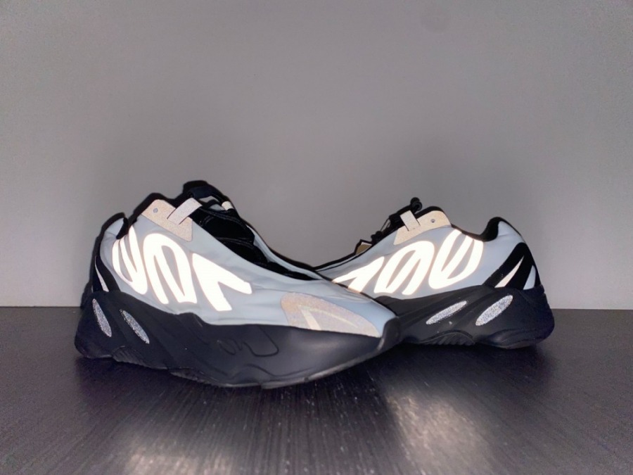 boost 700 mnvn blue tint