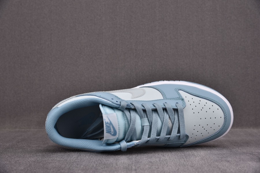 Dunk Low GS 'Aura Clear' - SneakerCool.com