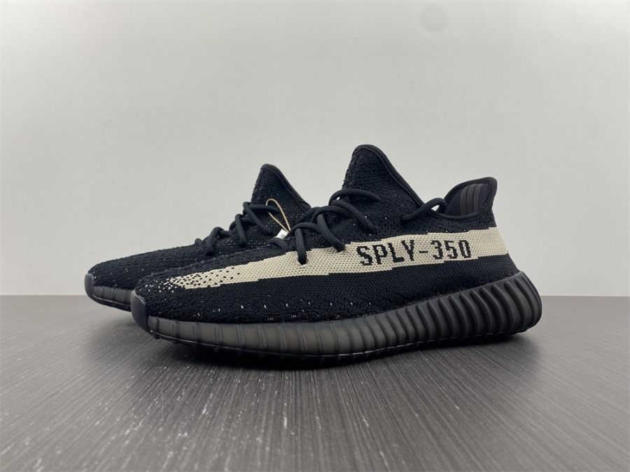 yeezy boost 350 v2 oreo
