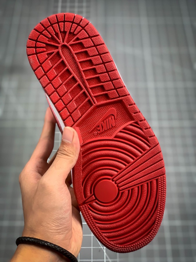 air jordan 1 reverse black toe