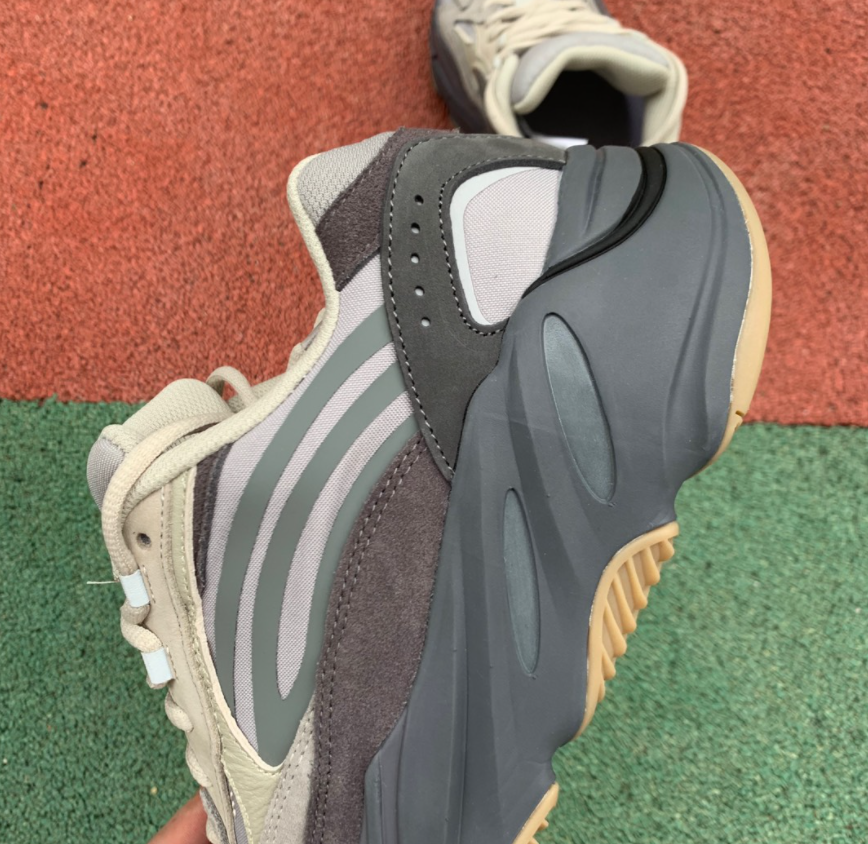 yeezy 700 tephra v2