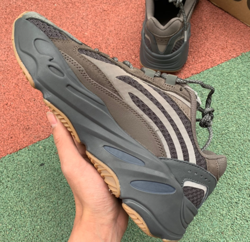 yeezy boost 700 v2 geode