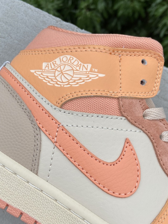 wmns 1 mid apricot orange