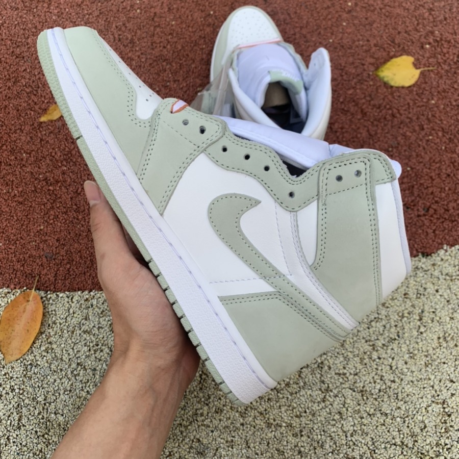 wmns 1 retro high og seafoam