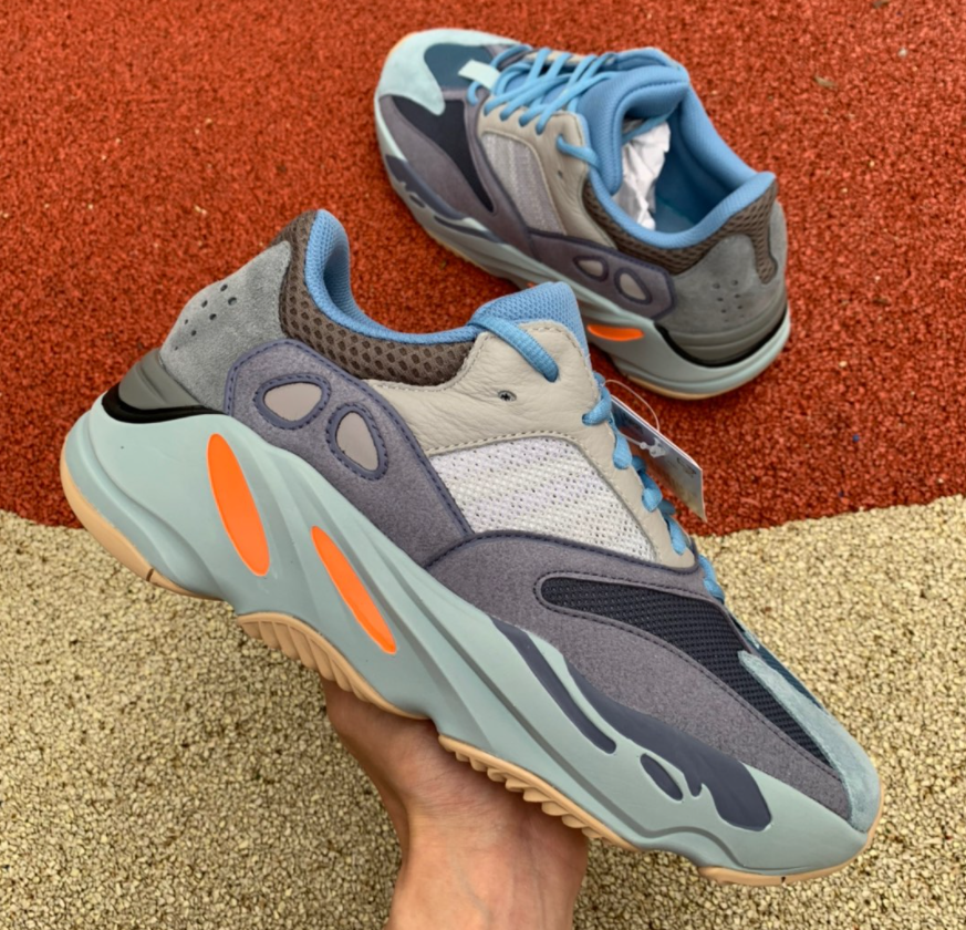 yeezy 700 carbon