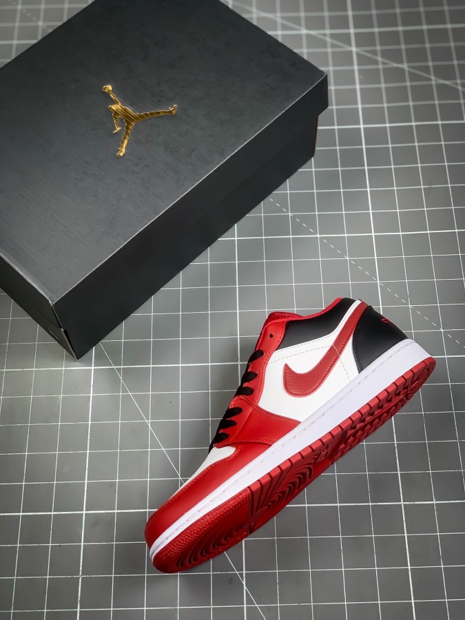 air jordan 1 reverse black toe