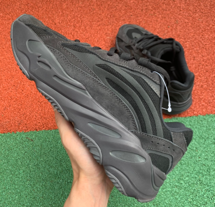 yeezy 700 v2 vanta
