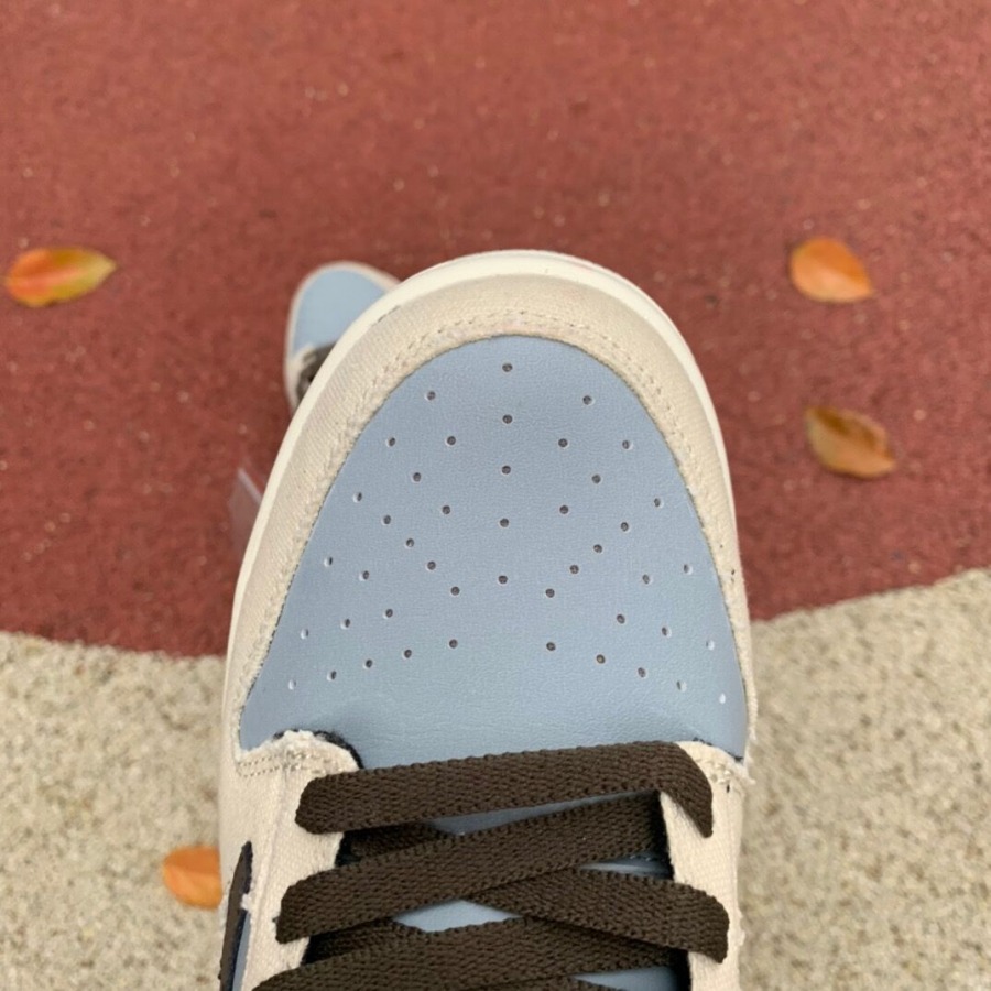 dunk low x playstation