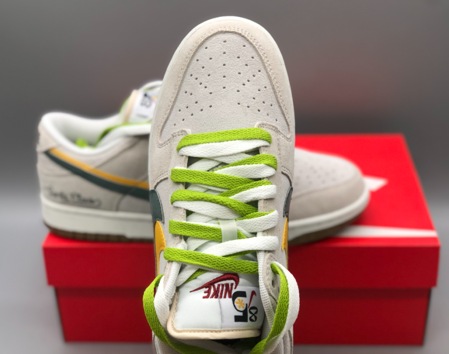 sb dunk low christmas