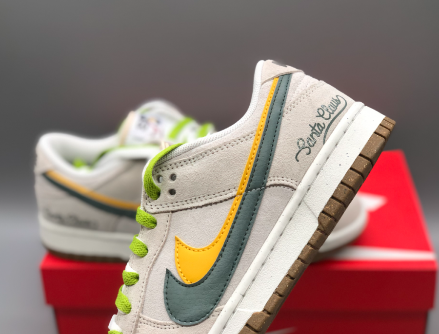 sb dunk low christmas