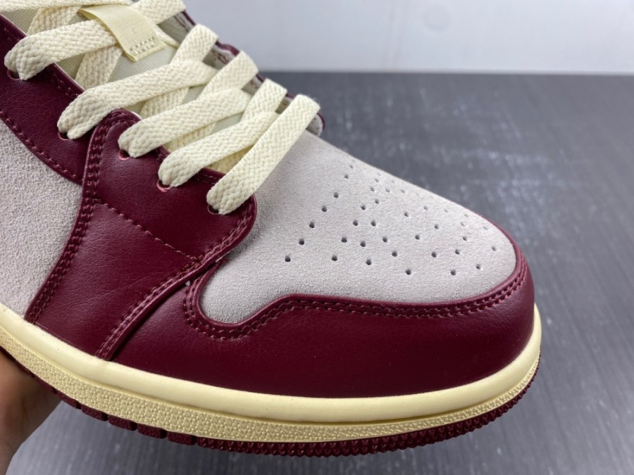 sneaks up air jordan 1 mid