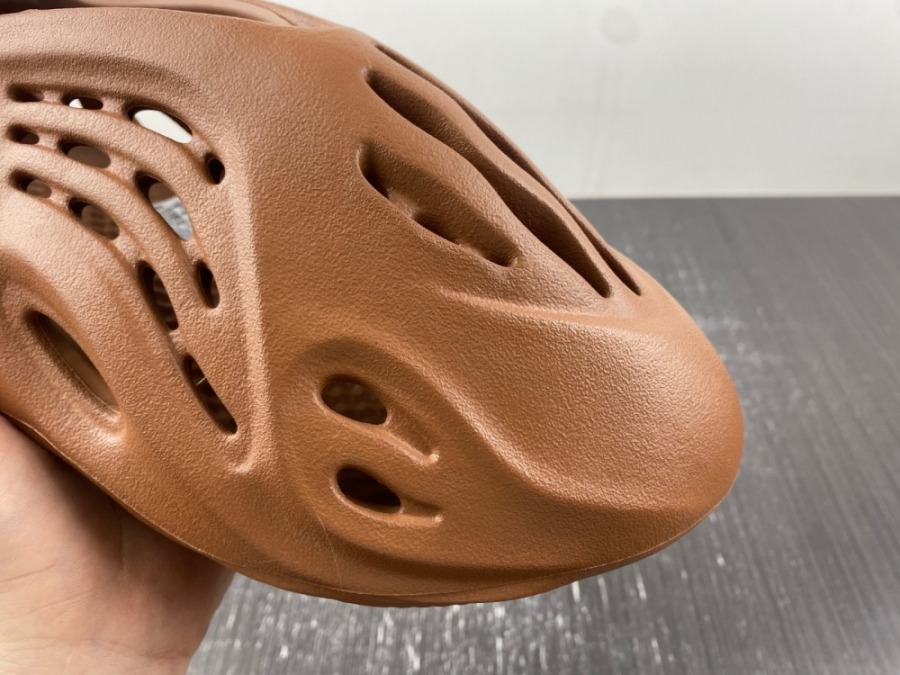 Yeezy Foam Runner 'Flax'