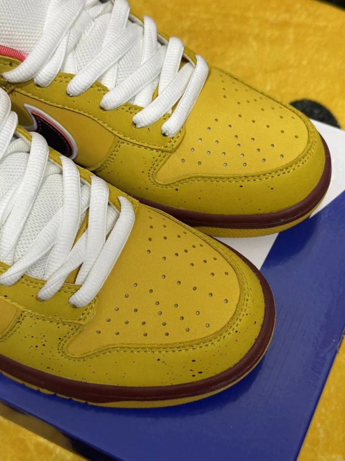 dunk yellow lobster