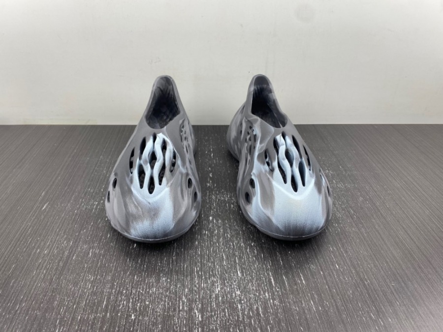 yeezy foam runner marble