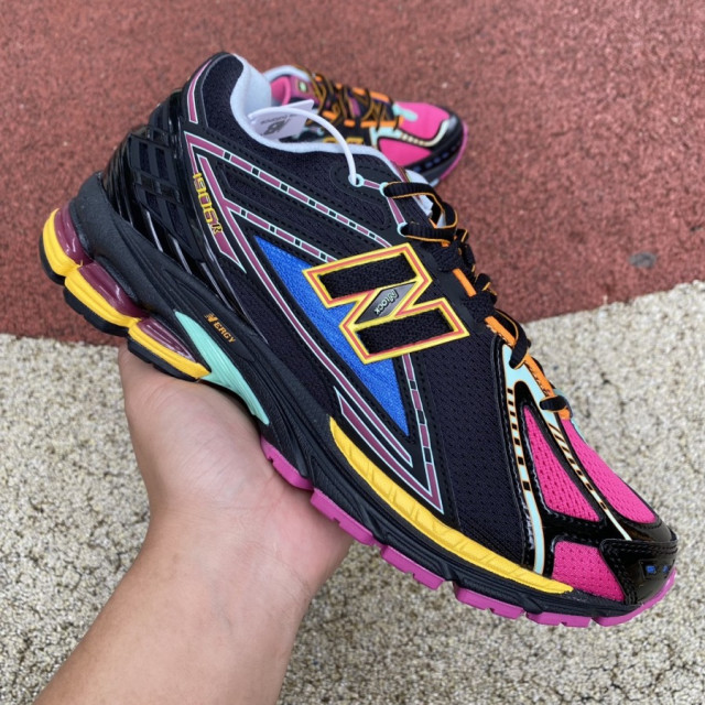 New Balance 1906R 