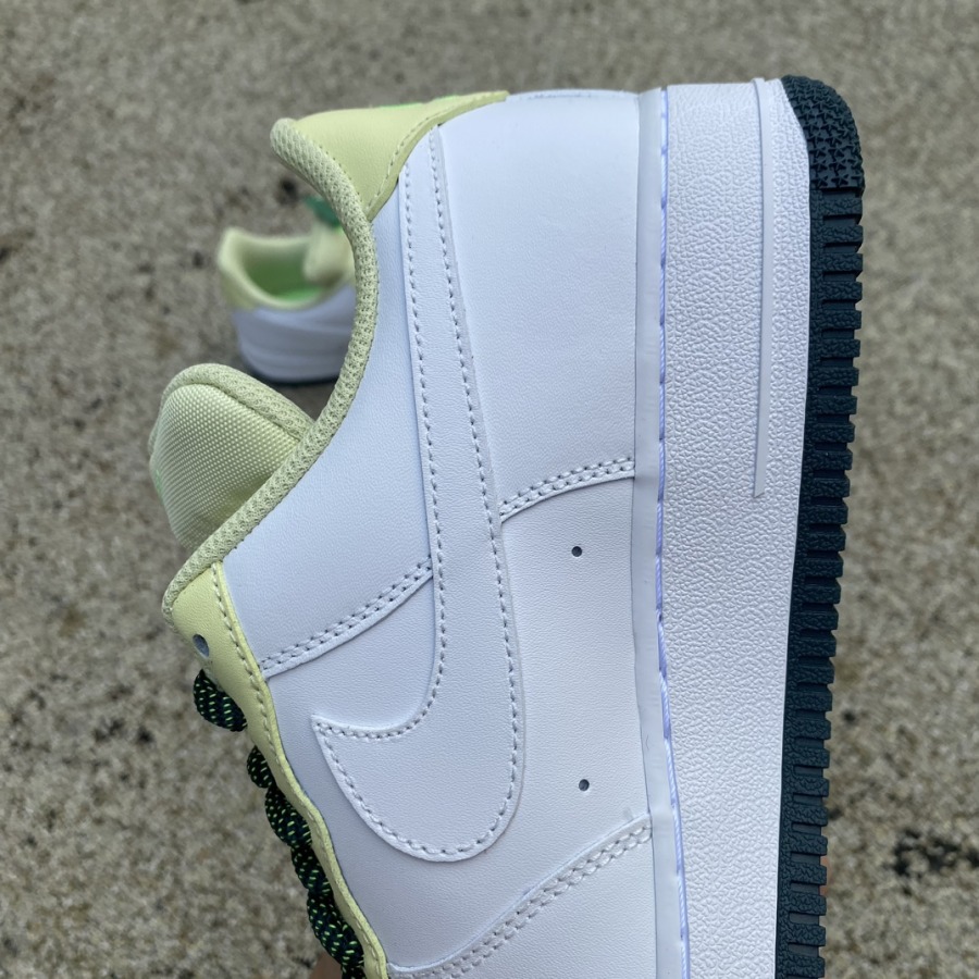 air force 1 tag on tongue