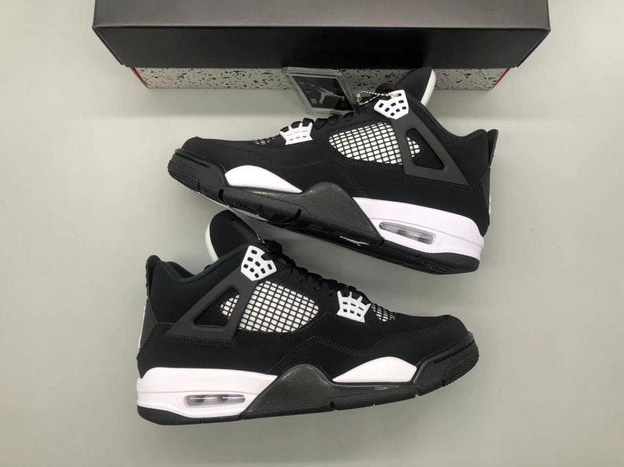 Air Jordan 4 Retro 'White Thunder'