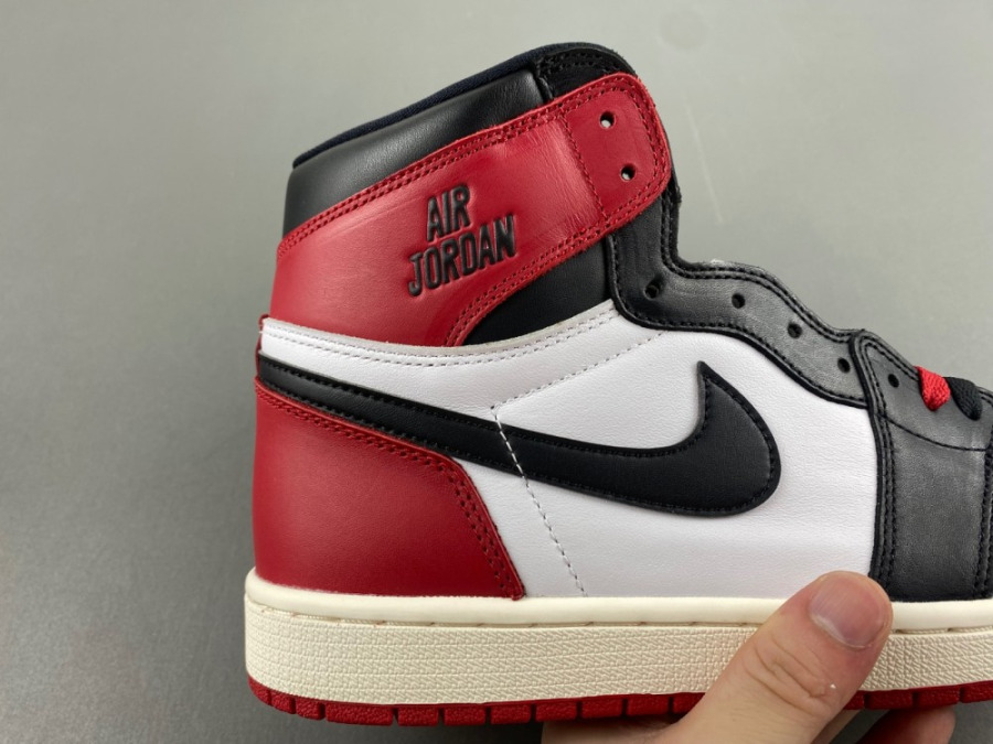 aj1 retro high black toes